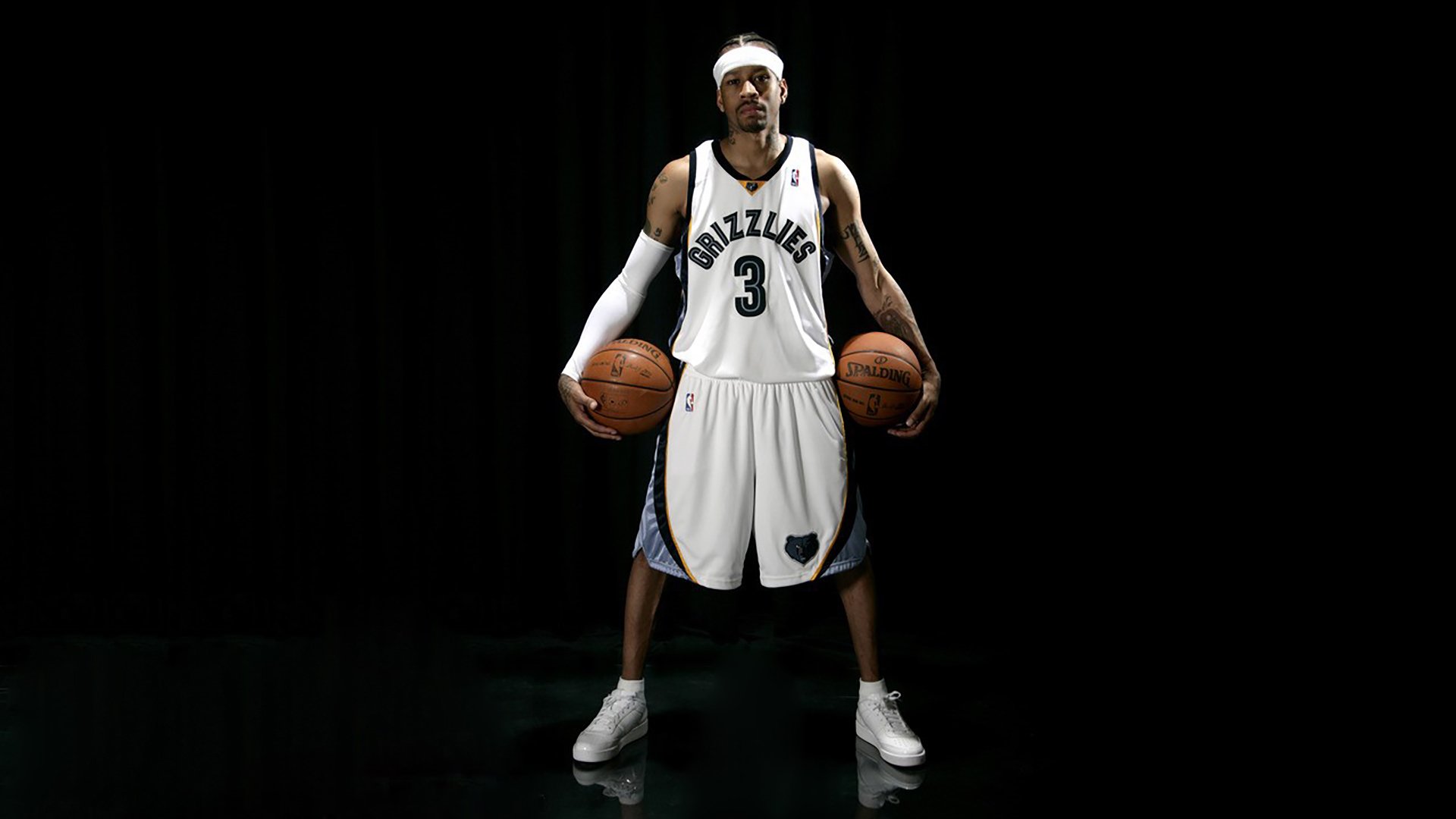 2026年亚洲网球团体杯 中国队击败日本队捧起冠军奖杯